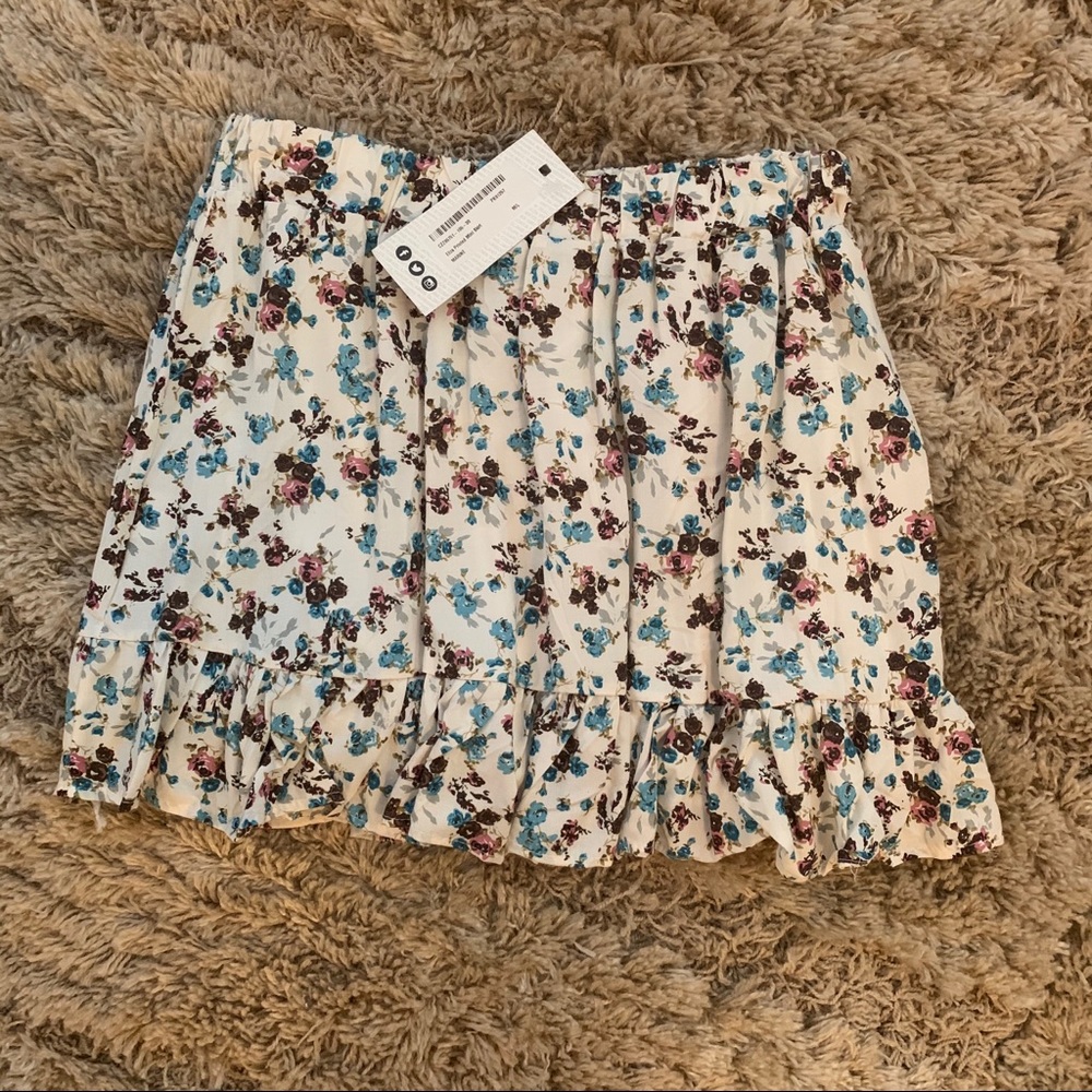 ❤️Floral Print Fall Mini Skirt M/L Boohoo